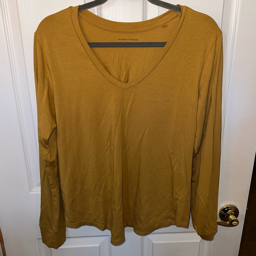 Universal Standard Long Sleeve V Rex